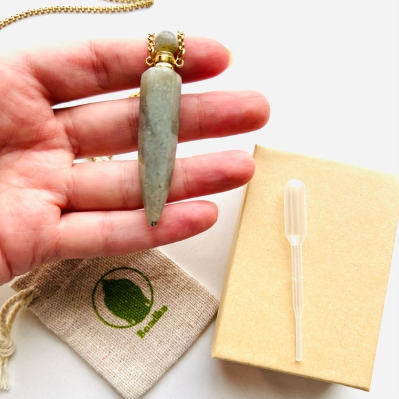 NIB Labradorite Perfume Amulet Pendant Necklace - Picture 11 of 15